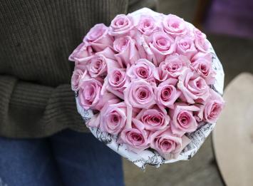 25 розовых роз цена